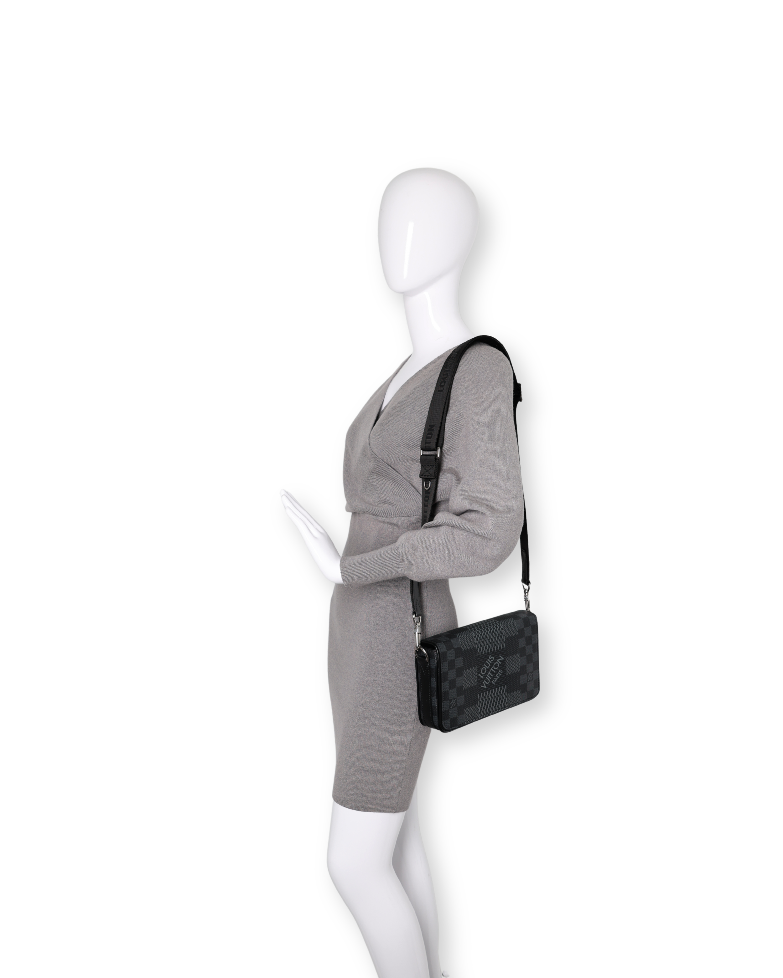 Louis Vuitton - Damier Graphite 3D Studio Messenger (Pre-Owned)